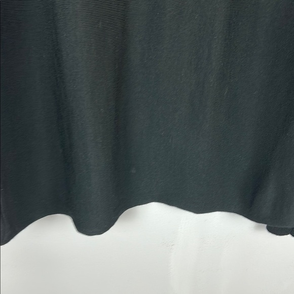 Lord & Taylor Black Extra Fine Merino Wool Sweater Size Medium - Picture 7 of 9